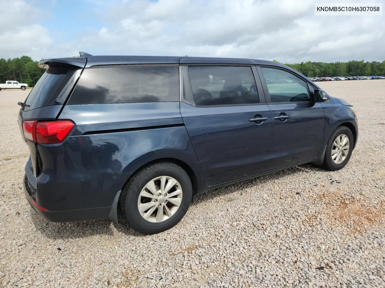 2017 Kia Sedona Lx VIN: KNDMB5C10H6307058 Lot: 61402166