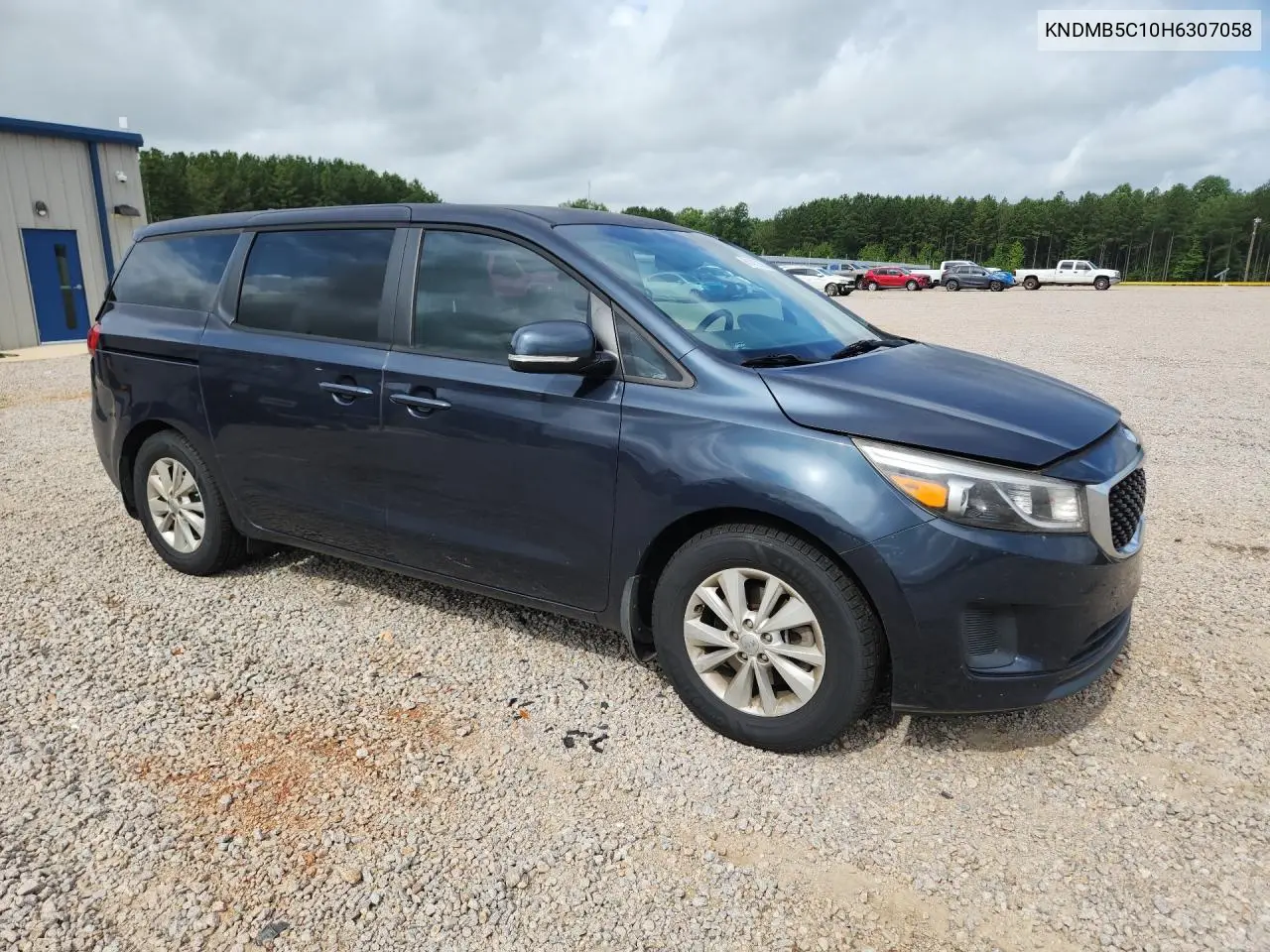 2017 Kia Sedona Lx VIN: KNDMB5C10H6307058 Lot: 61402166