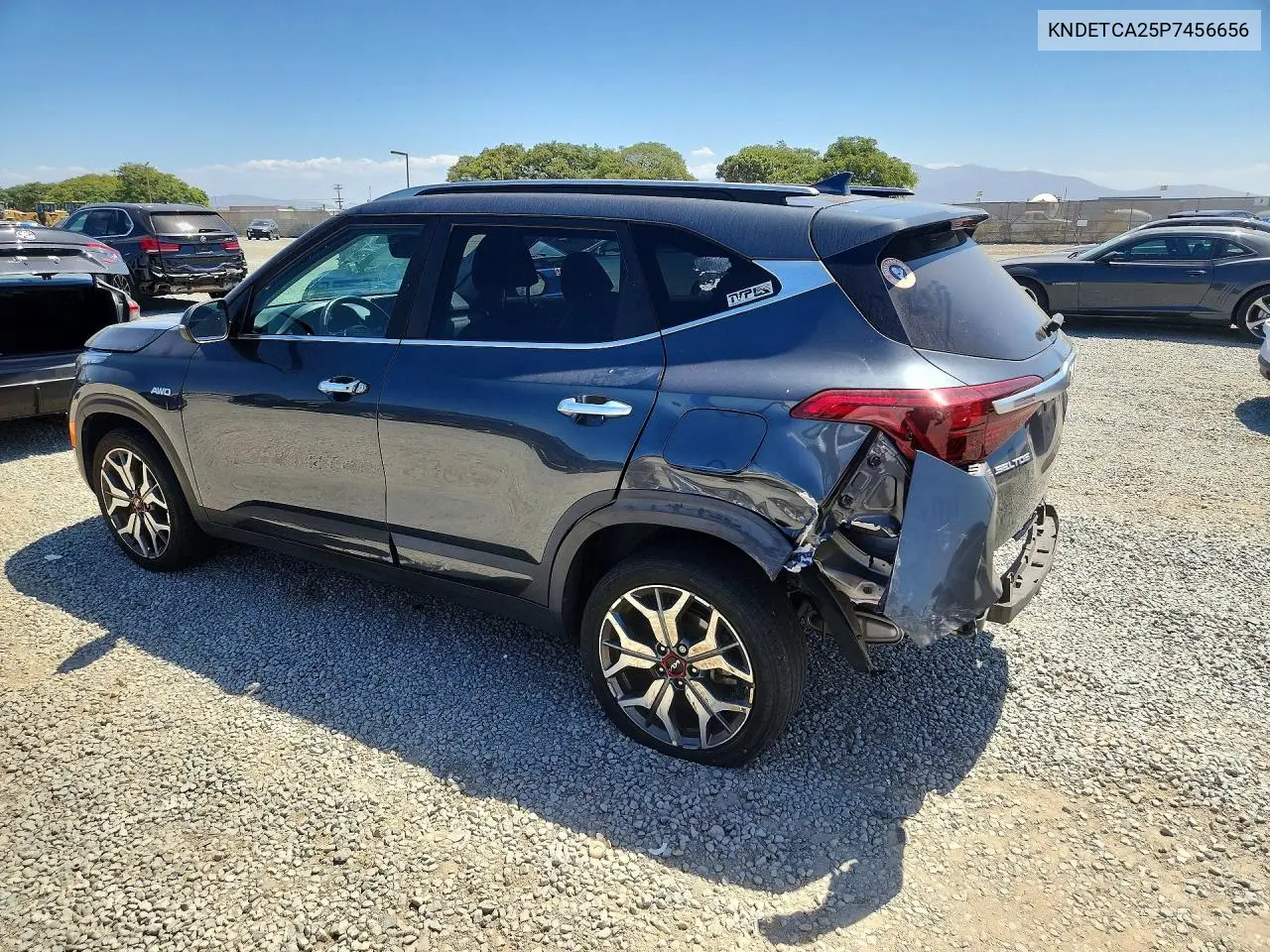 2023 Kia Seltos Sx VIN: KNDETCA25P7456656 Lot: 60898556