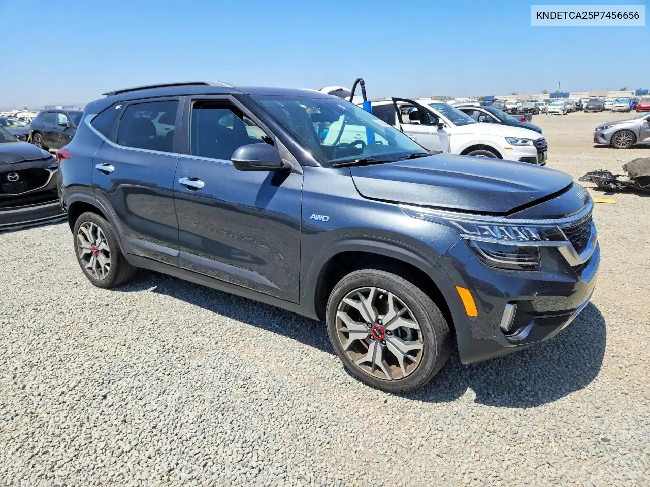 2023 Kia Seltos Sx VIN: KNDETCA25P7456656 Lot: 60898556