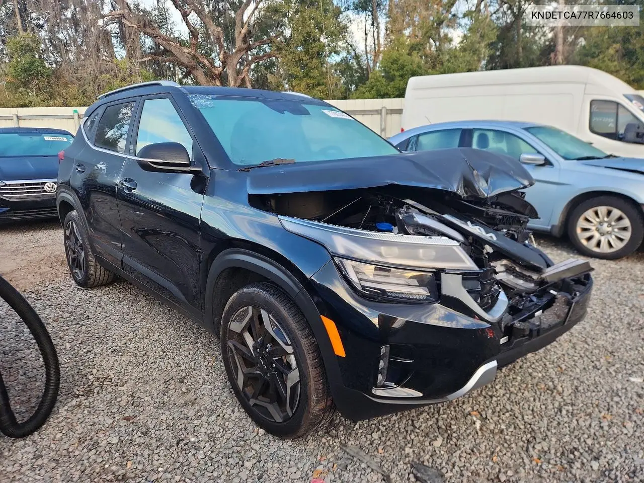 2024 Kia Seltos Sx VIN: KNDETCA77R7664603 Lot: 77003405