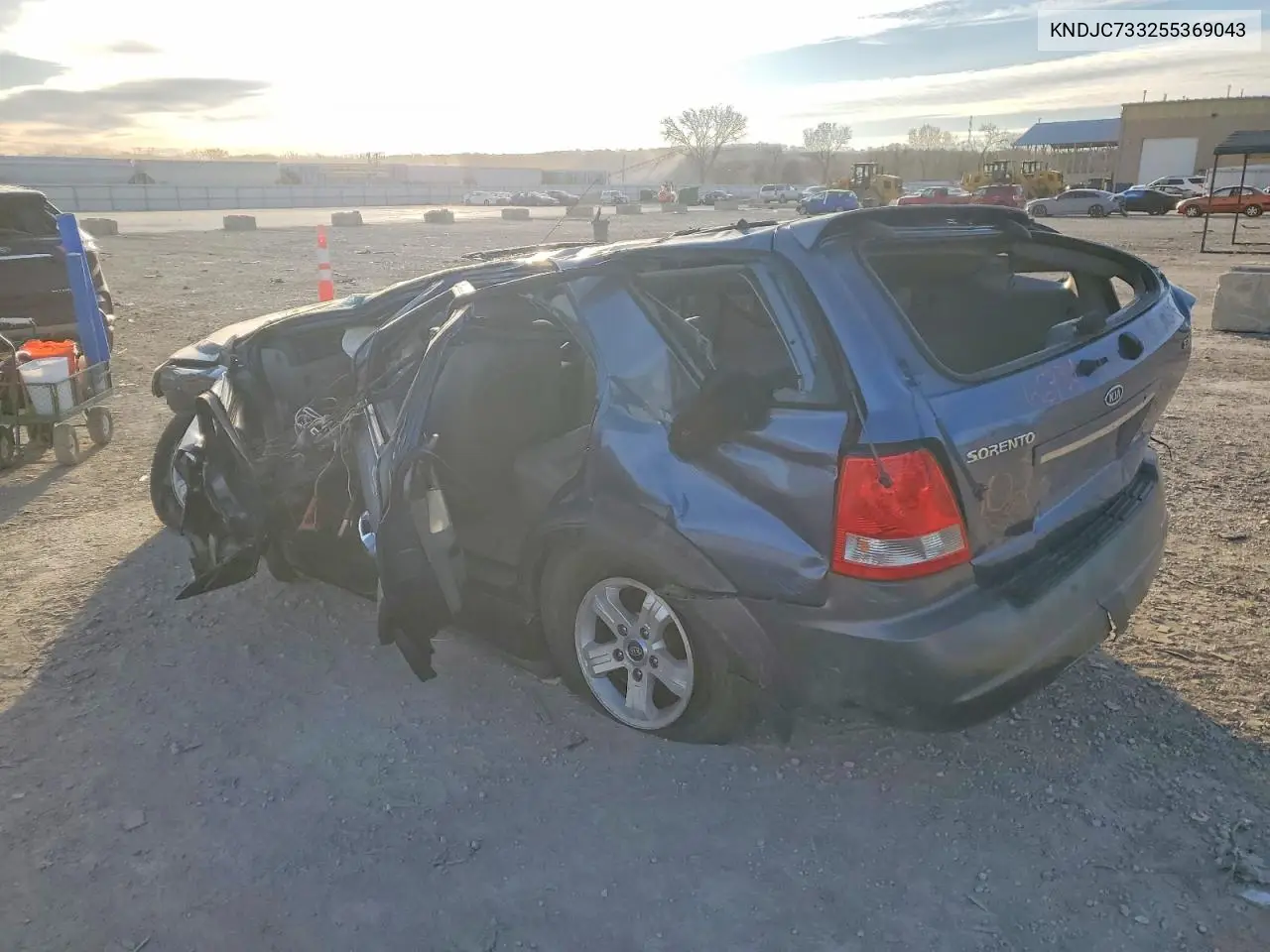 2005 Kia Sorento Ex VIN: KNDJC733255369043 Lot: 50061466