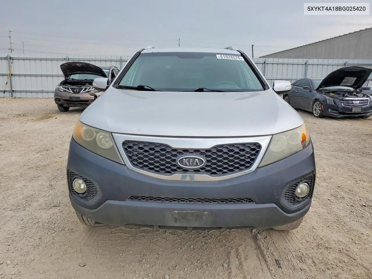 2011 Kia Sorento Lx VIN: 5XYKT4A18BG025420 Lot: 61928576