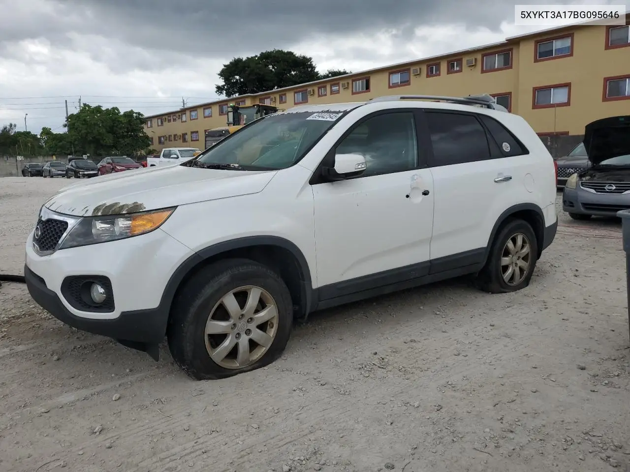 5XYKT3A17BG095646 2011 Kia Sorento Base