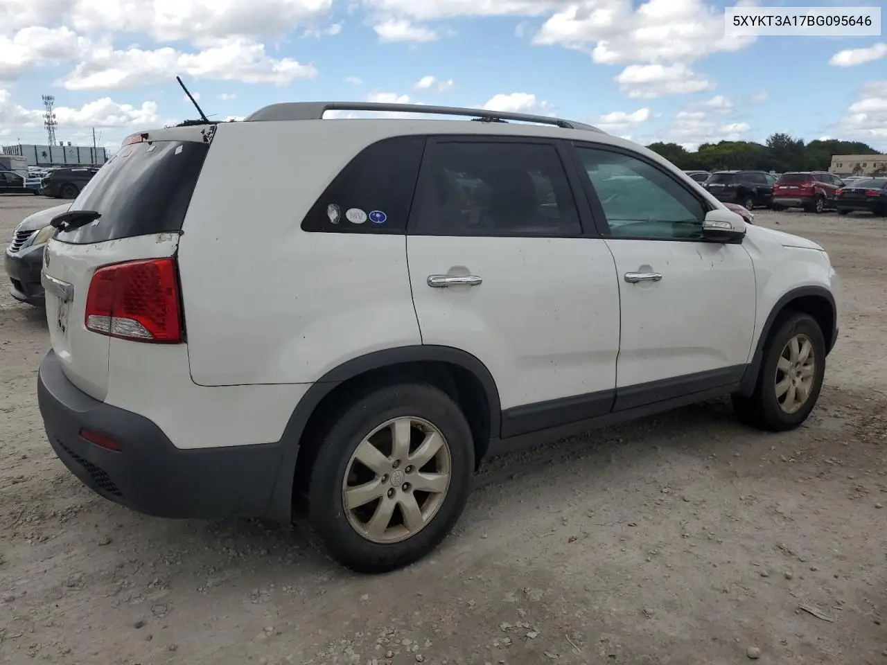 5XYKT3A17BG095646 2011 Kia Sorento Base