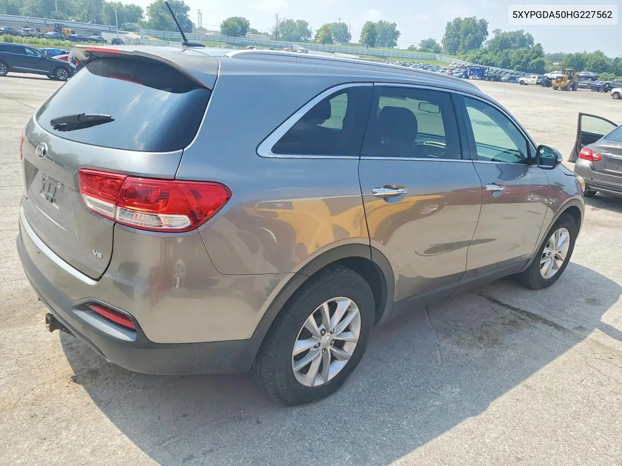 2017 Kia Sorento Lx V6 VIN: 5XYPGDA50HG227562 Lot: 61715326