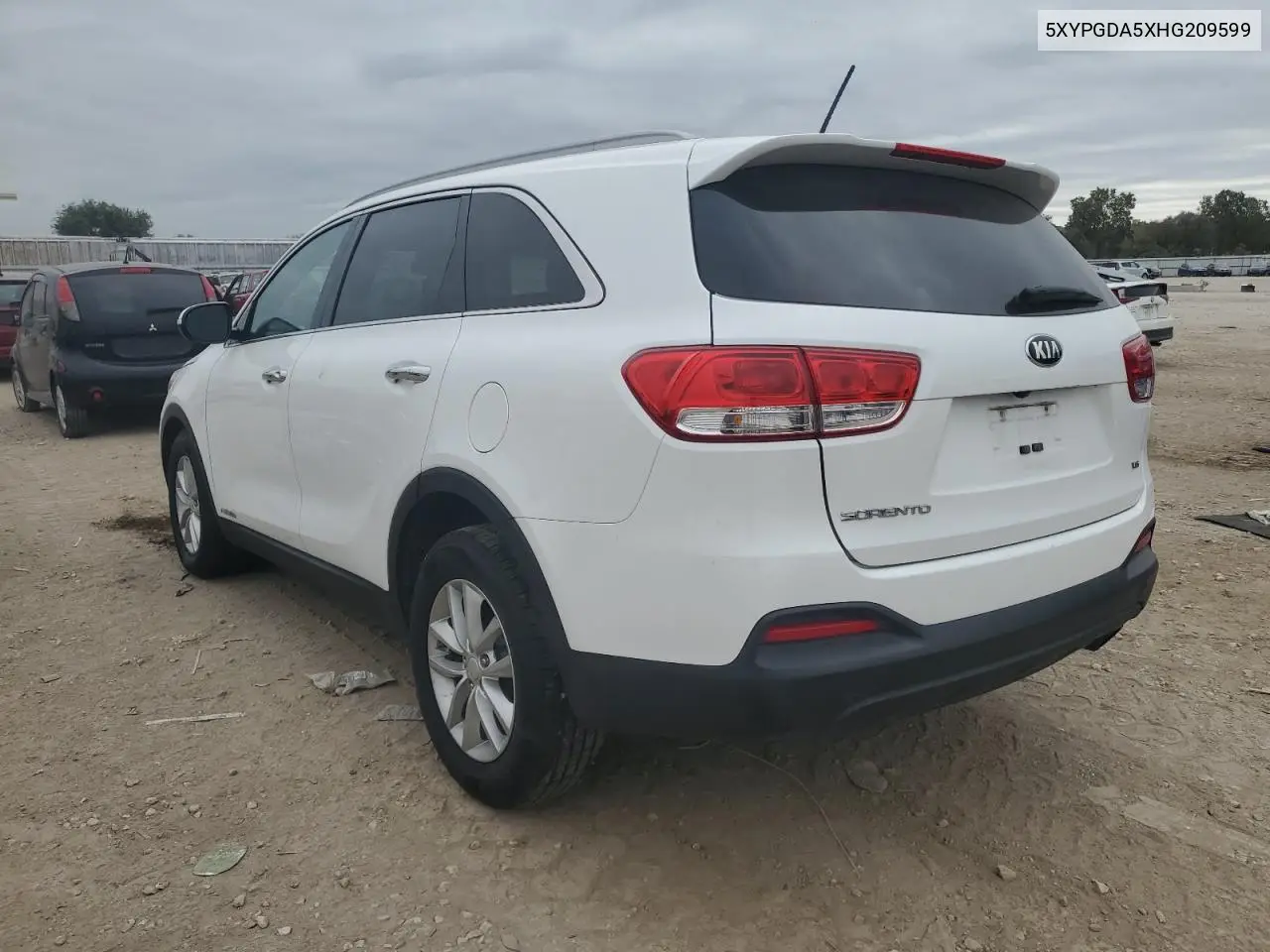 5XYPGDA5XHG209599 2017 Kia Sorento Lx