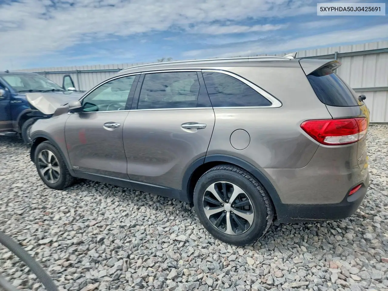 5XYPHDA50JG425691 2018 Kia Sorento Ex