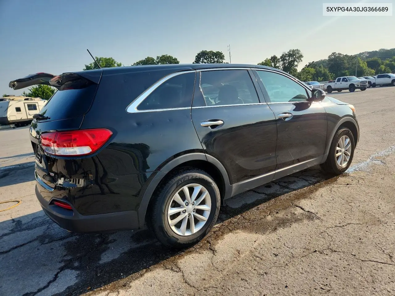 2018 Kia Sorento L VIN: 5XYPG4A30JG366689 Lot: 62116456