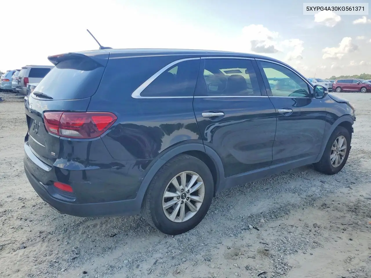 2019 Kia Sorento L VIN: 5XYPG4A30KG561371 Lot: 56679226