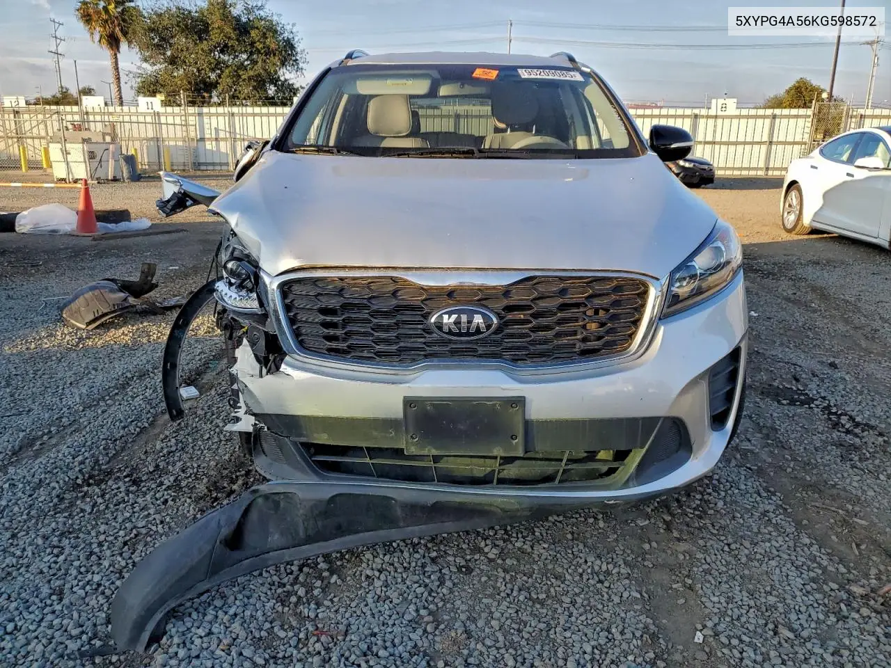 5XYPG4A56KG598572 2019 Kia Sorento Lx