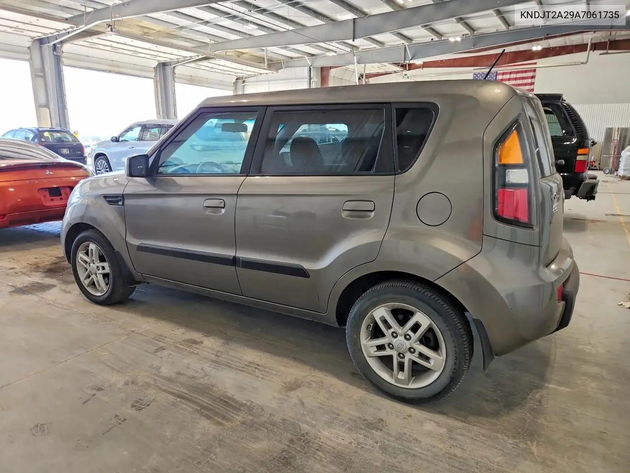 2010 Kia Soul + VIN: KNDJT2A29A7061735 Lot: 61856076