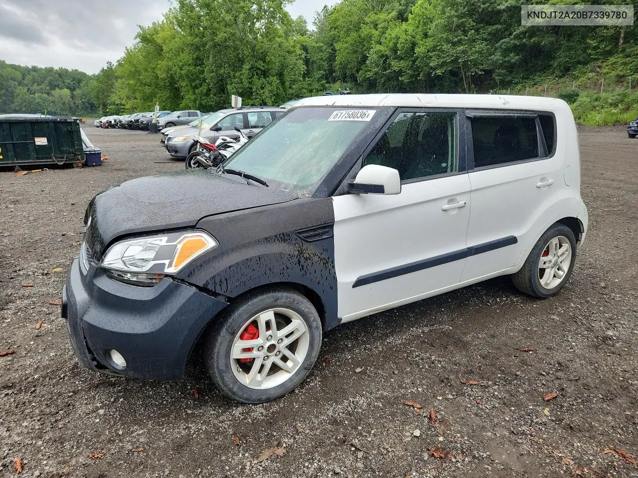 2011 Kia Soul + VIN: KNDJT2A20B7339780 Lot: 61758036