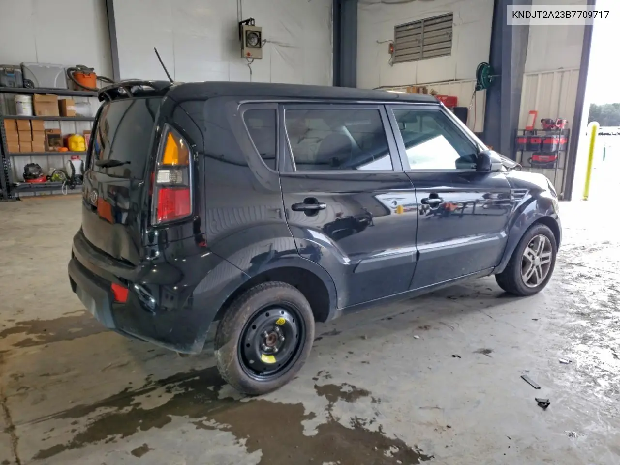 KNDJT2A23B7709717 2011 Kia Soul +