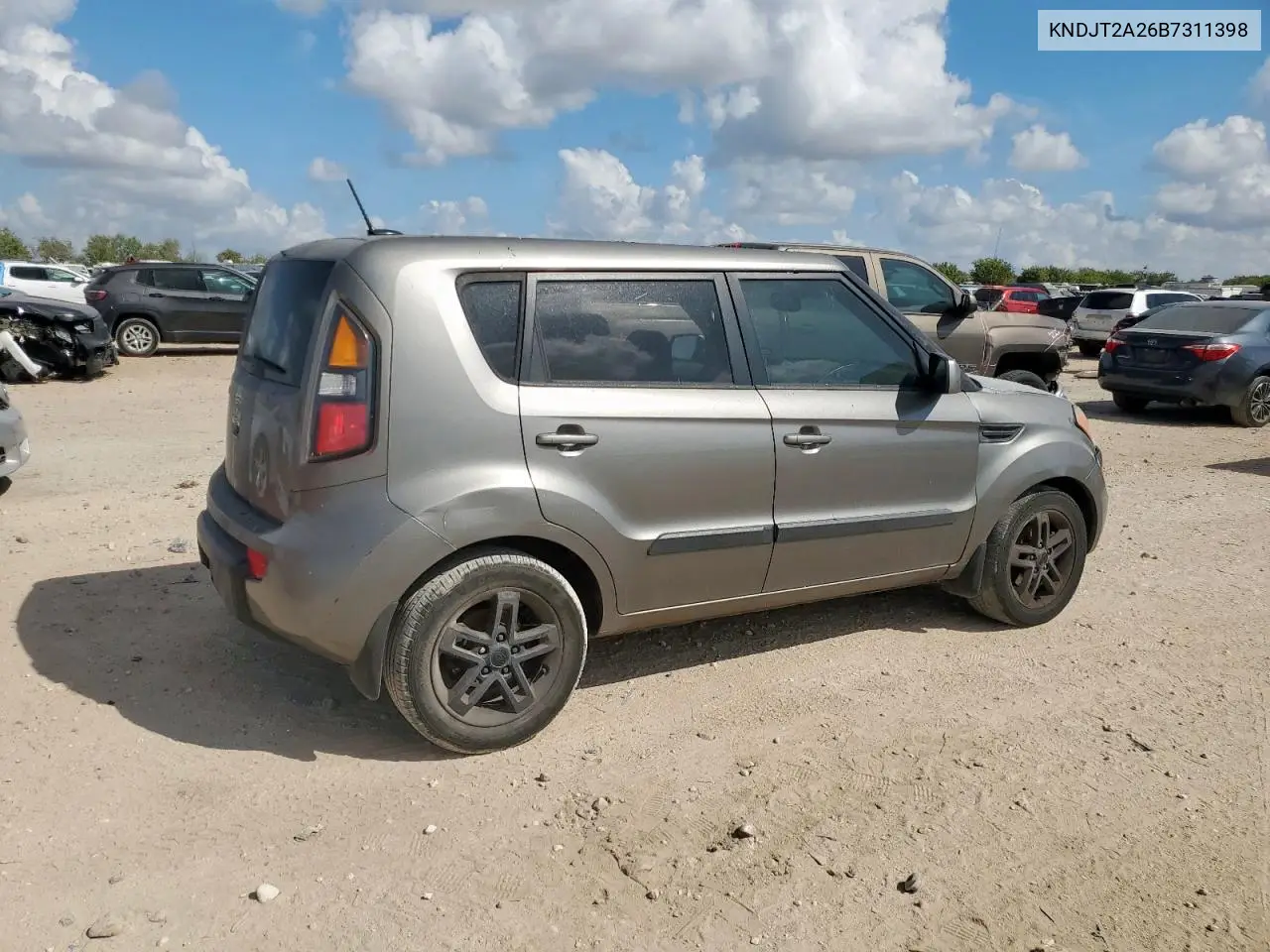 KNDJT2A26B7311398 2011 Kia Soul +
