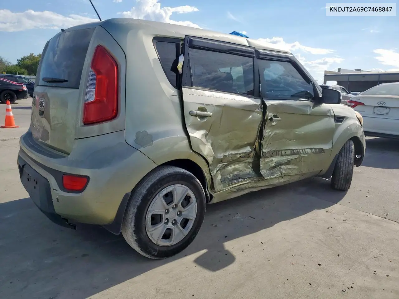 KNDJT2A69C7468847 2012 Kia Soul +