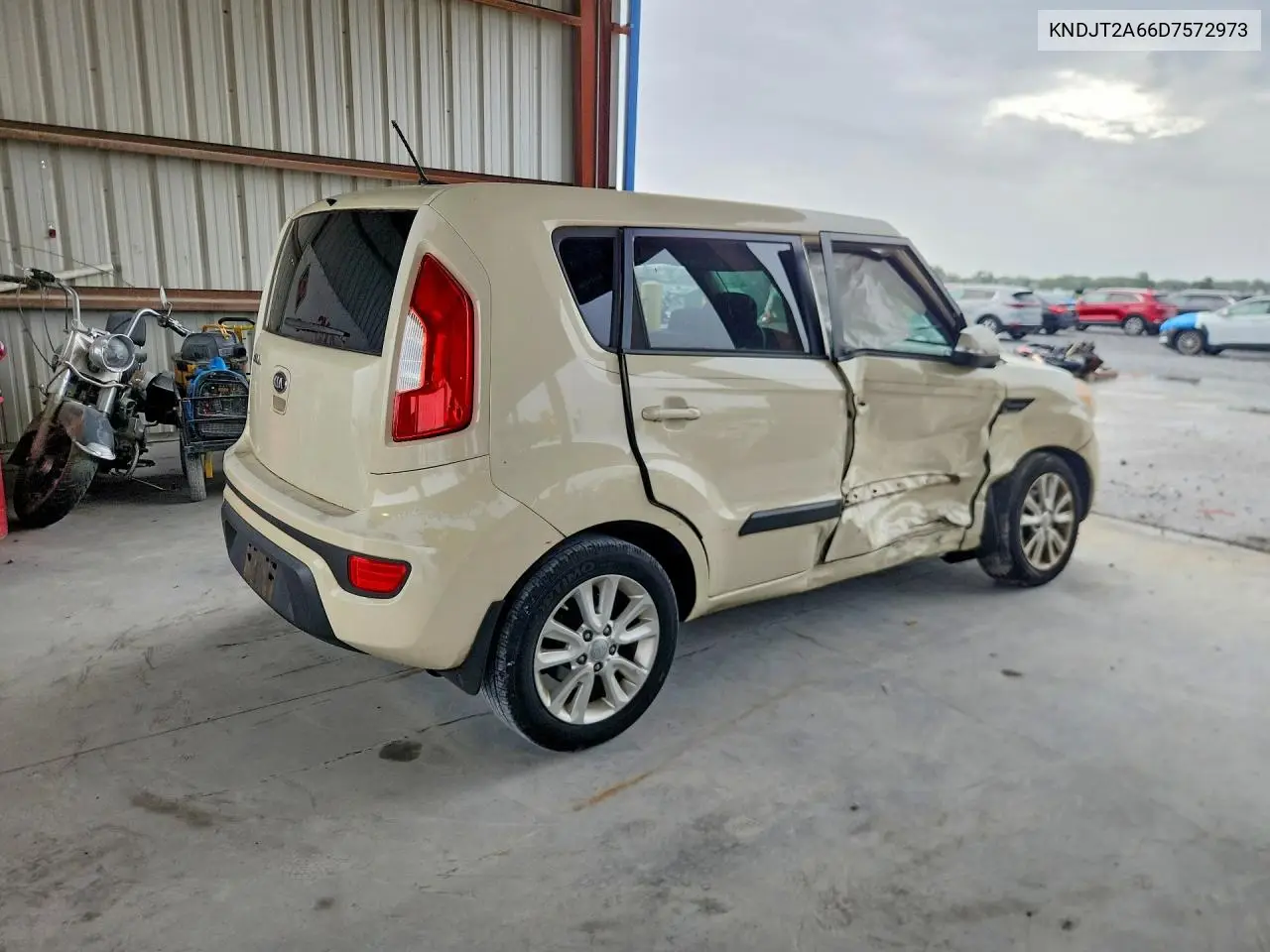 2013 Kia Soul + VIN: KNDJT2A66D7572973 Lot: 61309856
