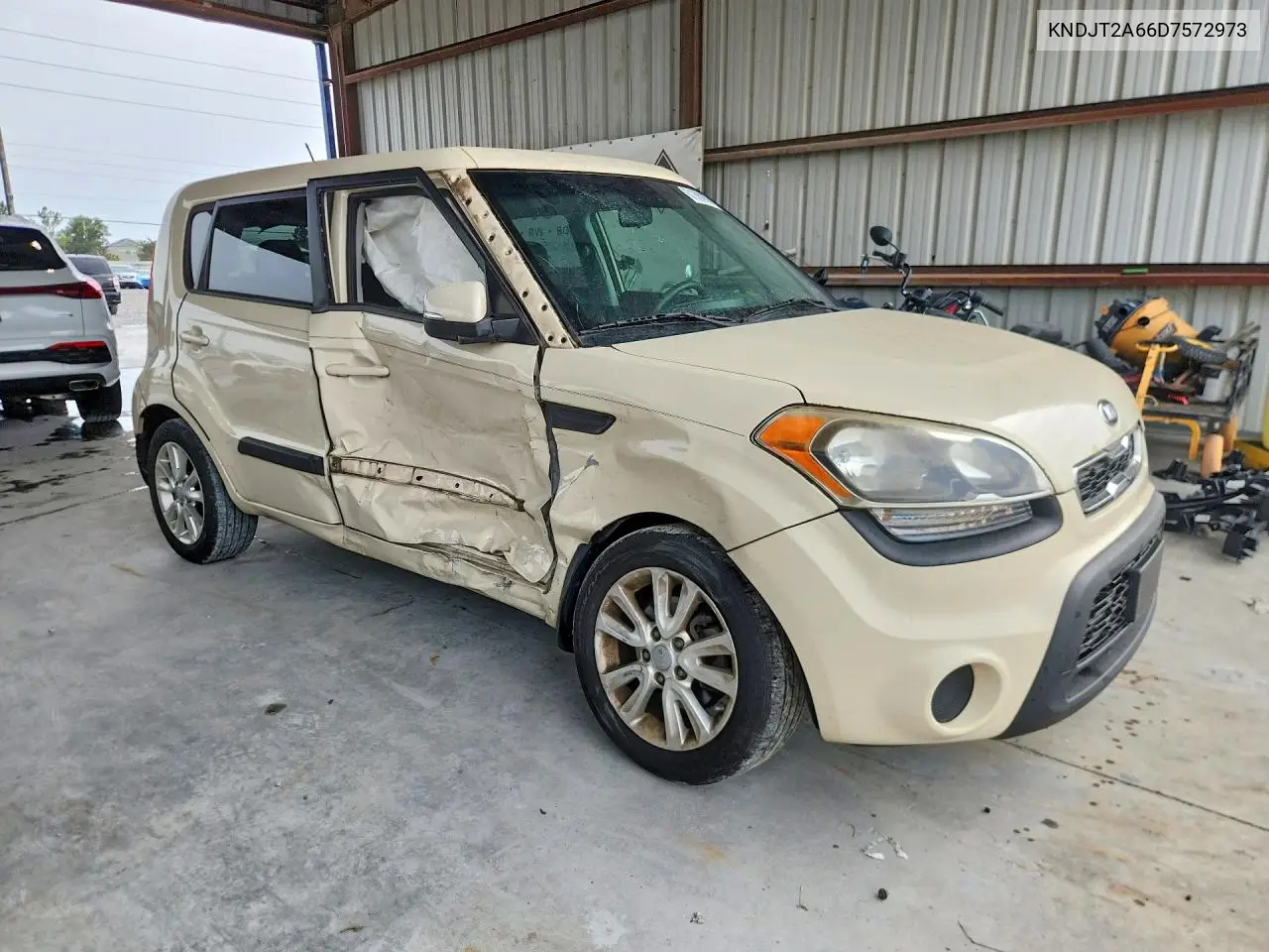 2013 Kia Soul + VIN: KNDJT2A66D7572973 Lot: 61309856