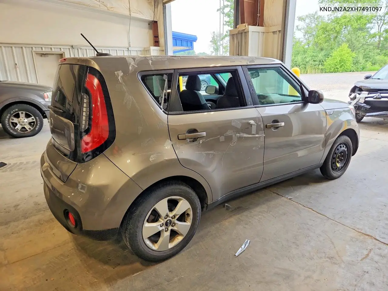 2017 Kia Soul Base VIN: KNDJN2A2XH7491097 Lot: 61899346