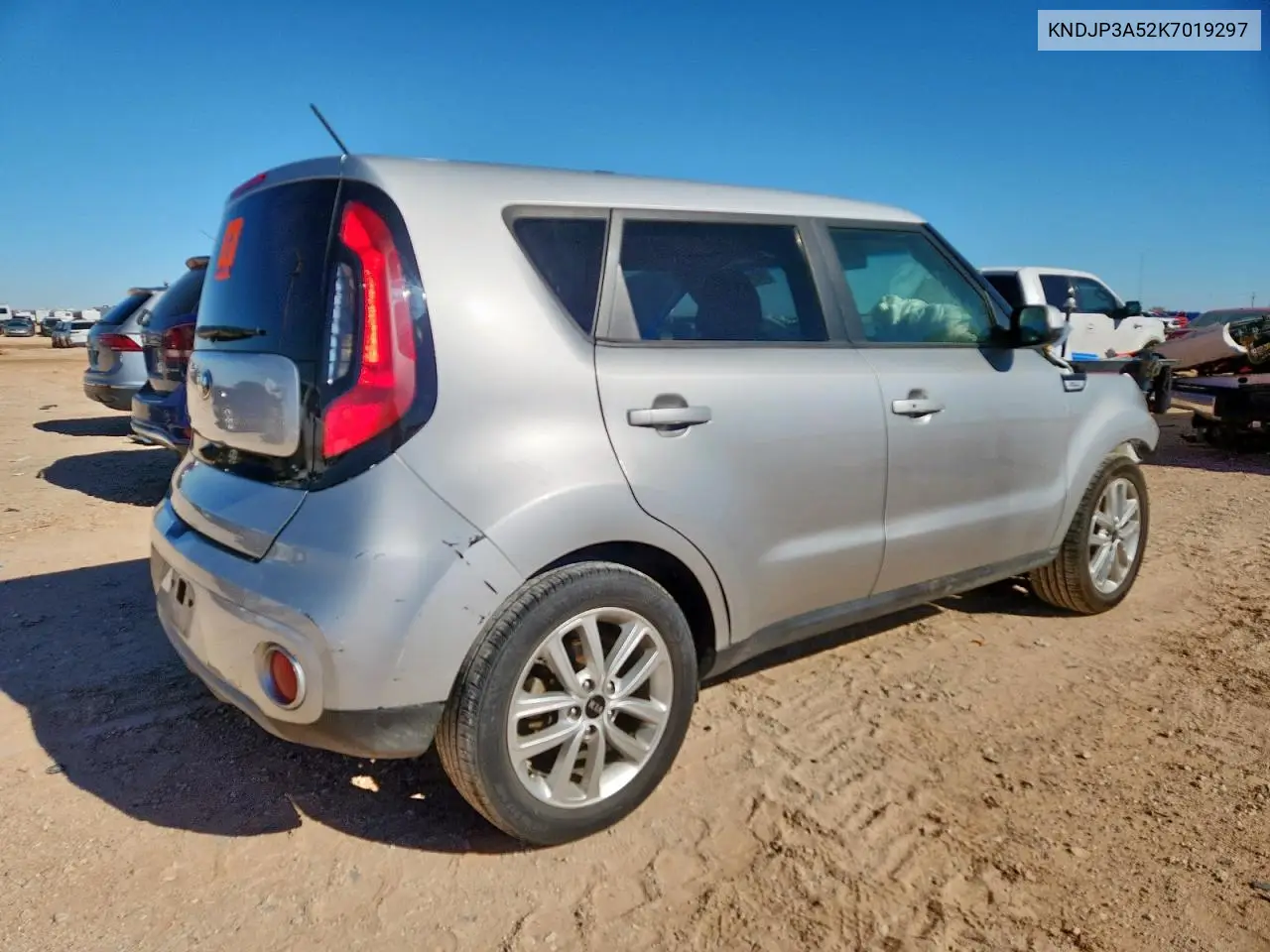 KNDJP3A52K7019297 2019 Kia Soul +