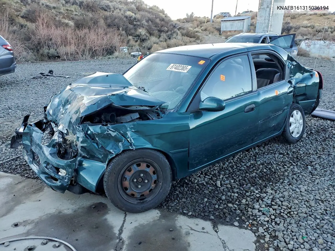 KNAFB161315036194 2001 Kia Spectra Gs