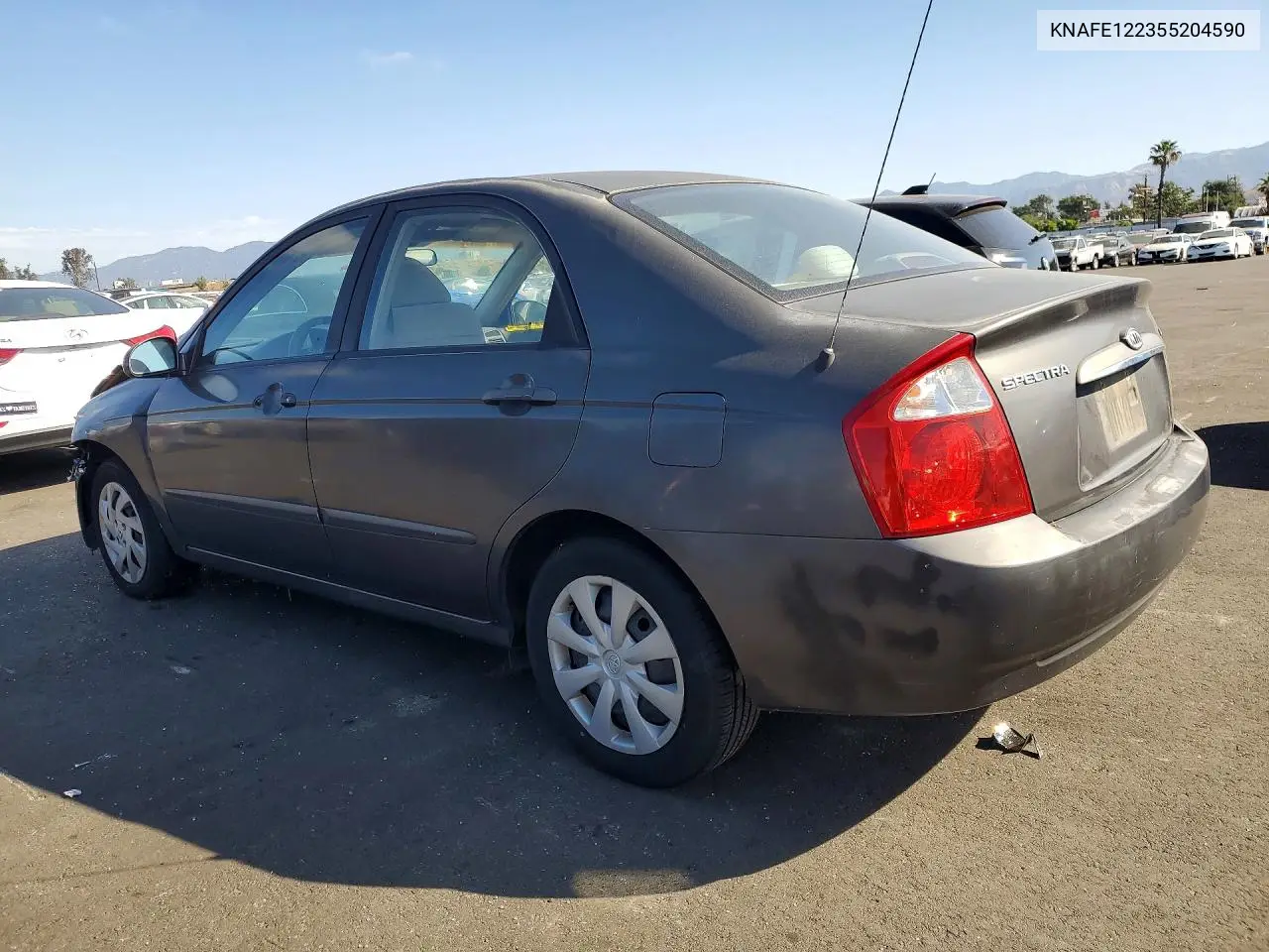 2005 Kia Spectra VIN: KNAFE122355204590 Lot: 51030966