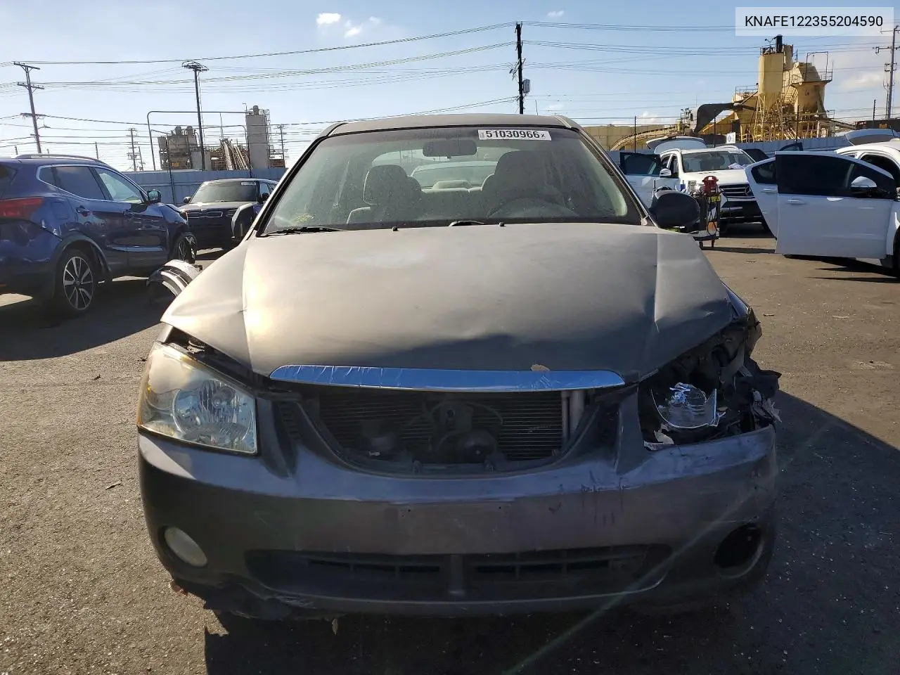 2005 Kia Spectra VIN: KNAFE122355204590 Lot: 51030966