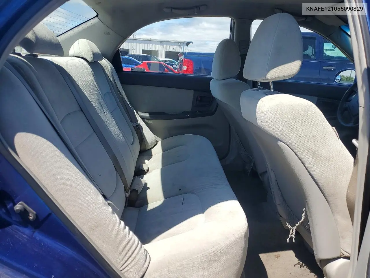 2005 Kia Spectra Lx/Ex VIN: KNAFE121055090829 Lot: 51472286