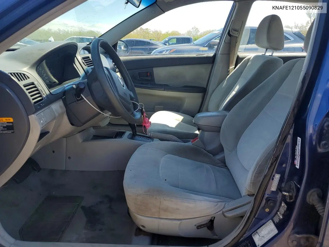 2005 Kia Spectra Lx/Ex VIN: KNAFE121055090829 Lot: 51472286