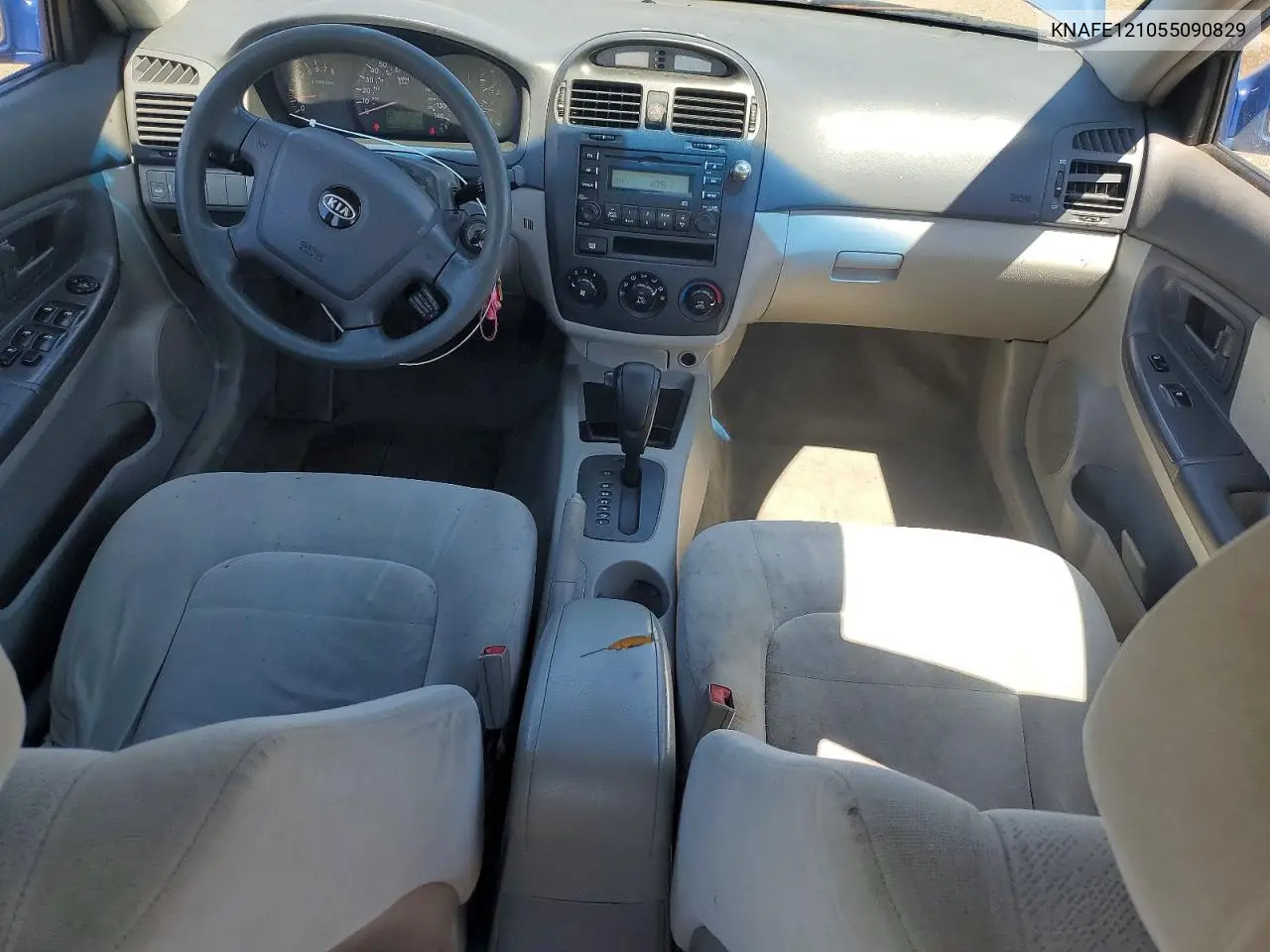 2005 Kia Spectra Lx/Ex VIN: KNAFE121055090829 Lot: 51472286