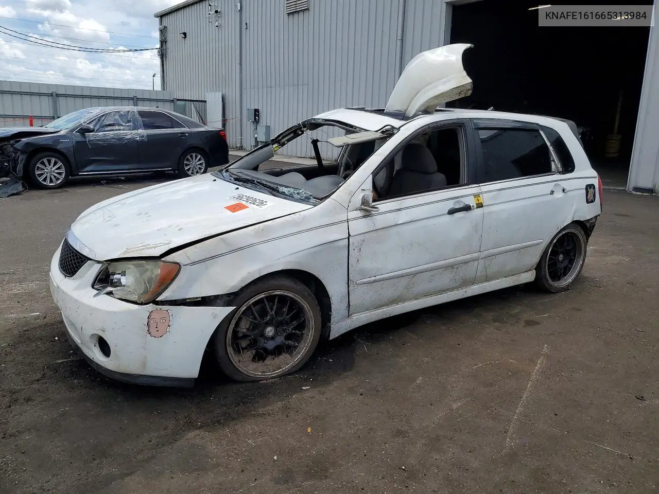 2006 Kia Spectra Spectra5 VIN: KNAFE161665313984 Lot: 56292626