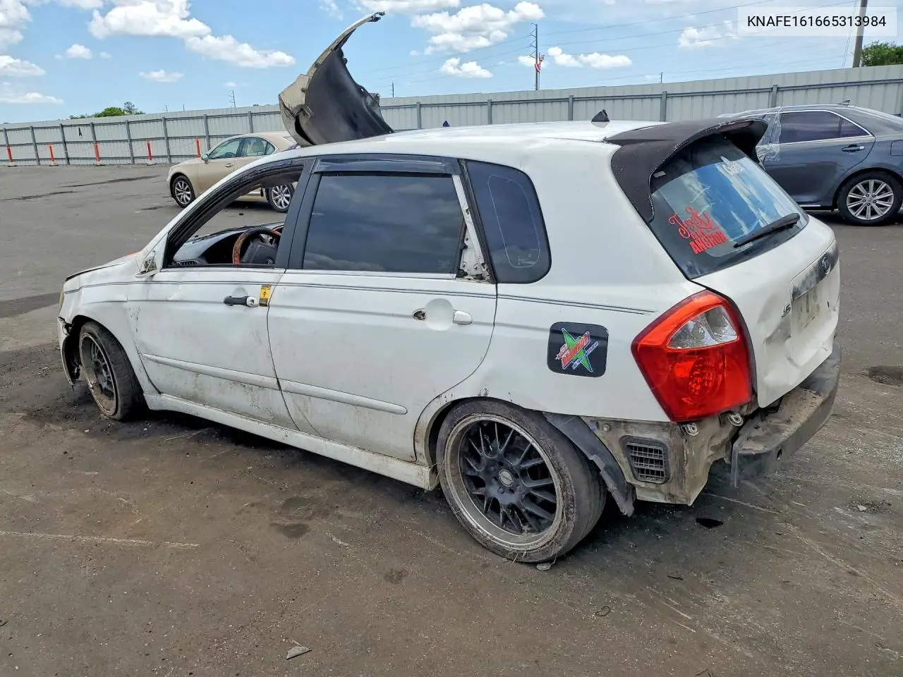 2006 Kia Spectra Spectra5 VIN: KNAFE161665313984 Lot: 56292626