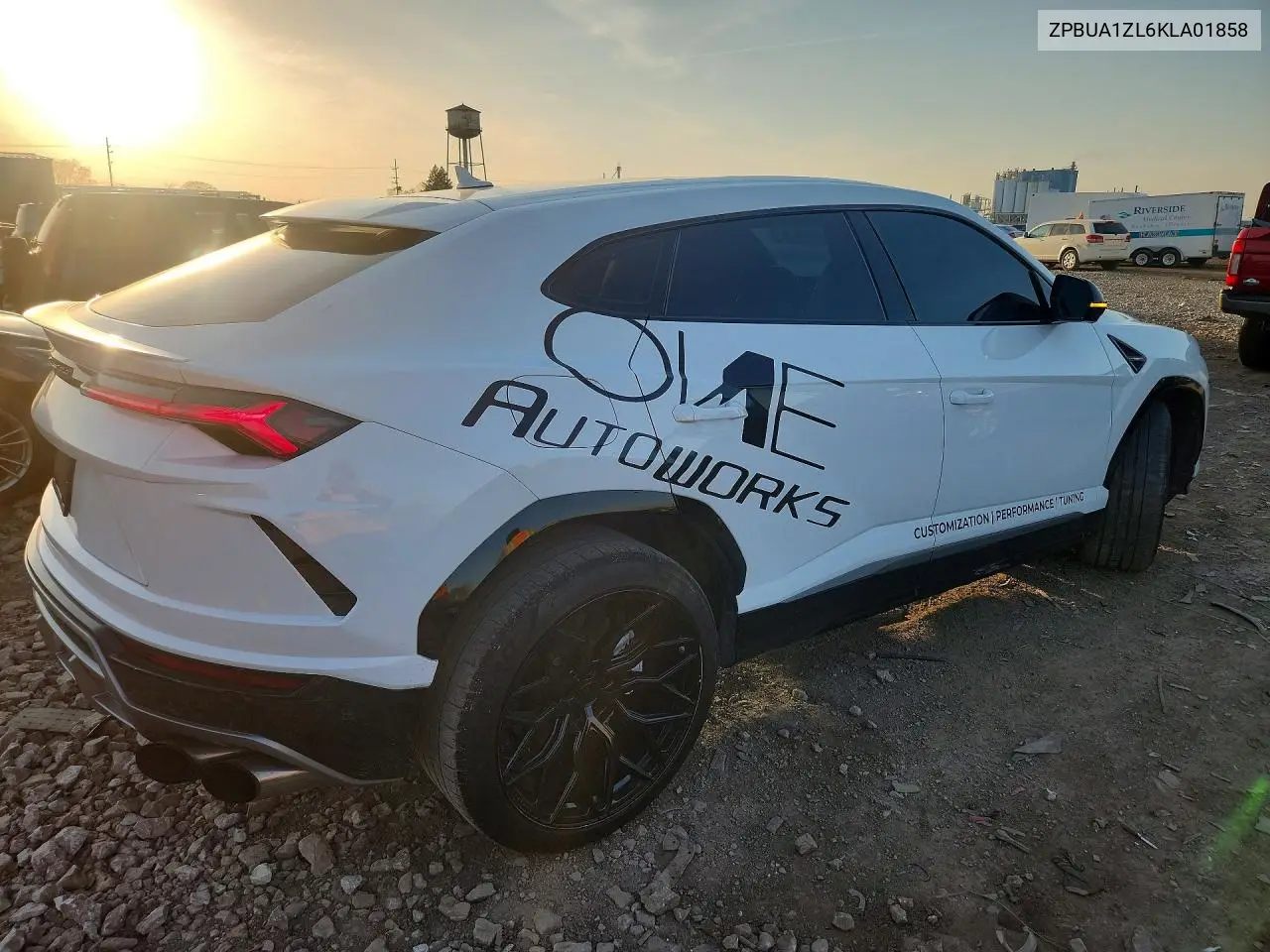 2019 Lamborghini Urus VIN: ZPBUA1ZL6KLA01858 Lot: 50999476