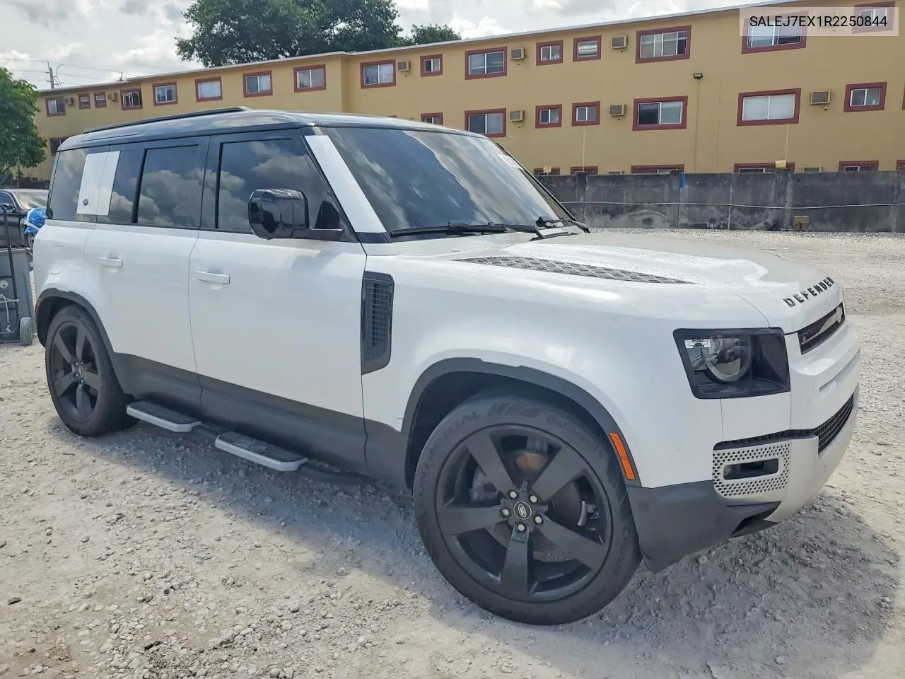 2024 Land Rover Defender 110 S VIN: SALEJ7EX1R2250844 Lot: 53436106
