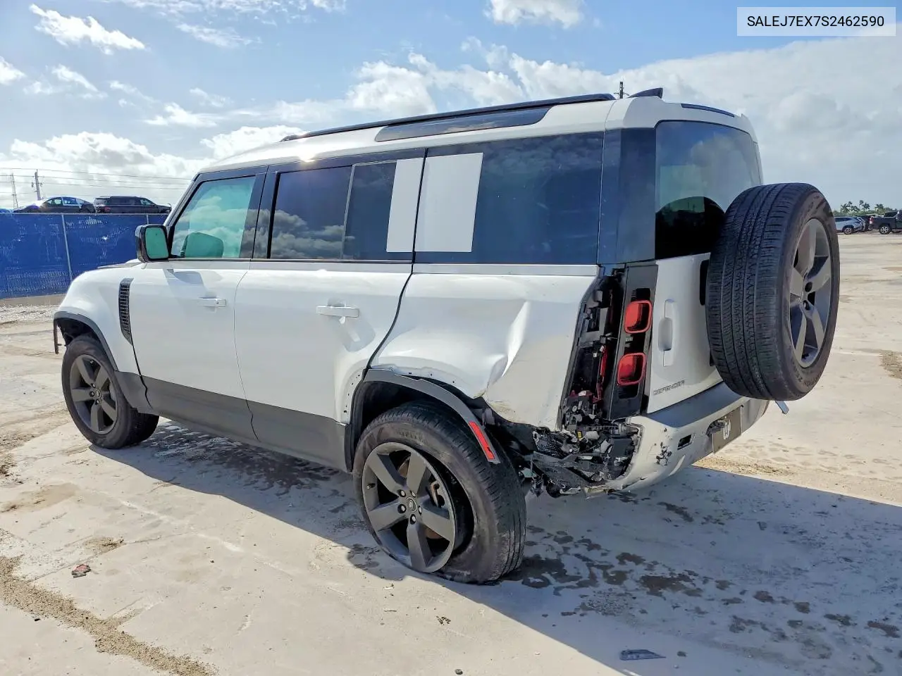 2025 Land Rover Defender 110 S VIN: SALEJ7EX7S2462590 Lot: 50671296
