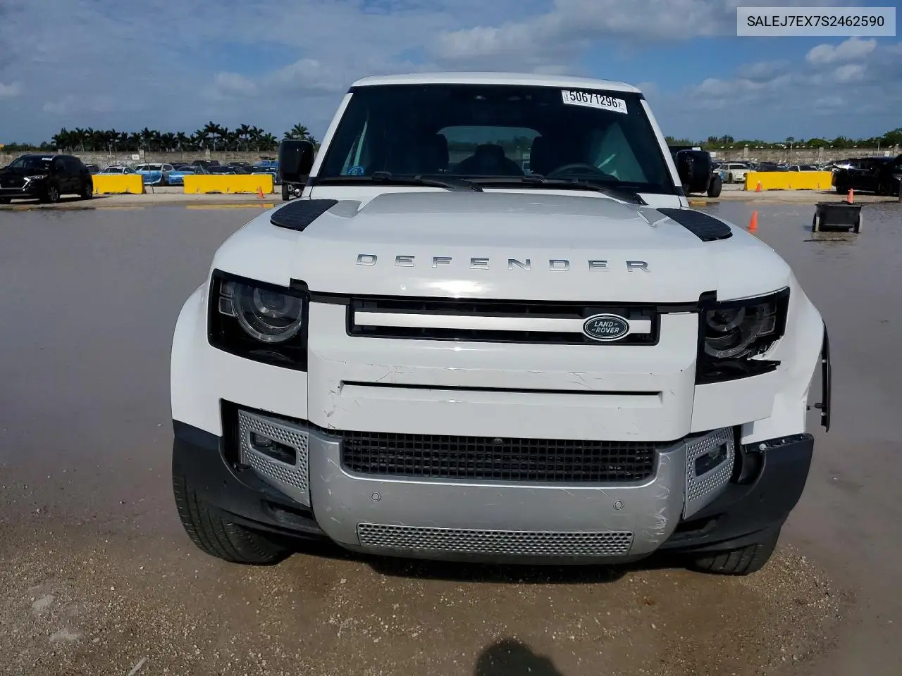 2025 Land Rover Defender 110 S VIN: SALEJ7EX7S2462590 Lot: 50671296