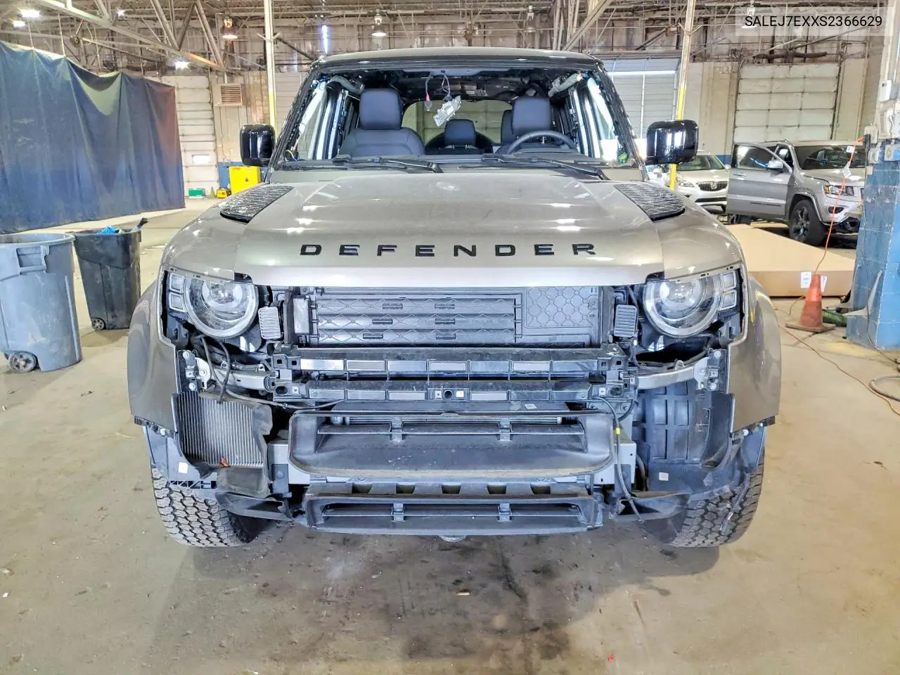 2025 Land Rover Defender 110 S VIN: SALEJ7EXXS2366629 Lot: 53011636