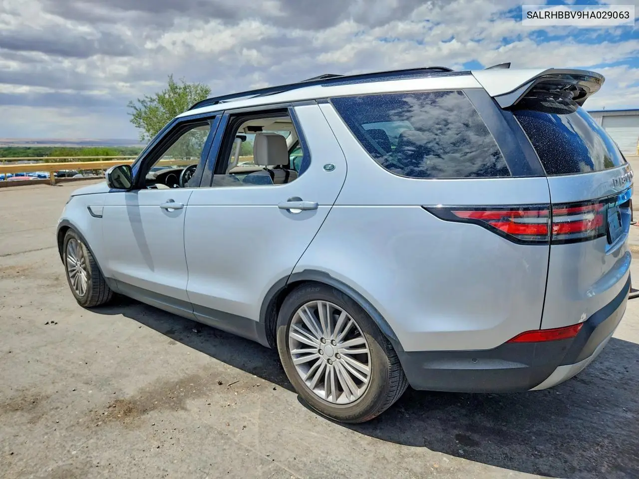 2017 Land Rover Discovery Hse Luxury VIN: SALRHBBV9HA029063 Lot: 57415086