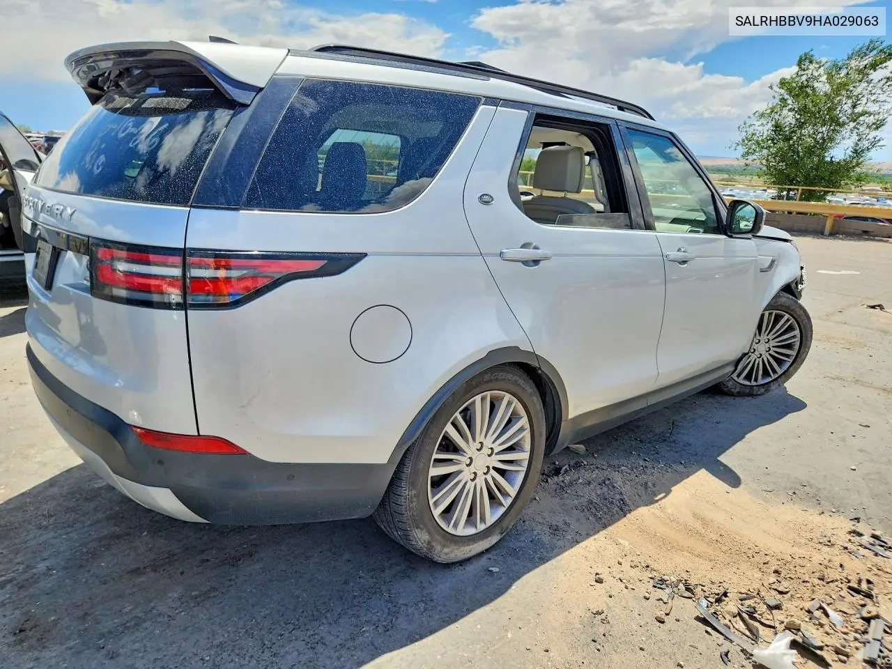 2017 Land Rover Discovery Hse Luxury VIN: SALRHBBV9HA029063 Lot: 57415086