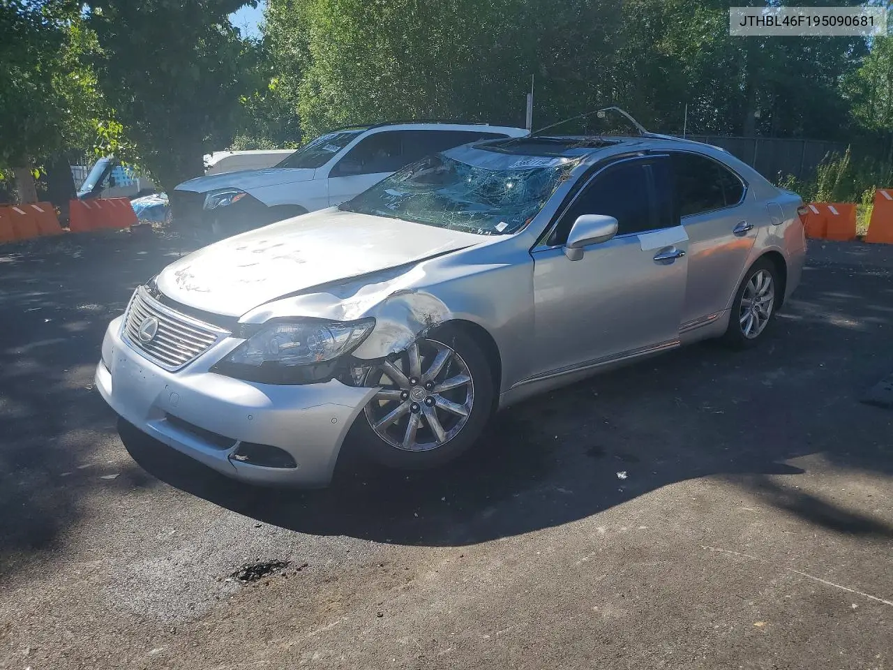 2009 Lexus Ls 460 VIN: JTHBL46F195090681 Lot: 56821196
