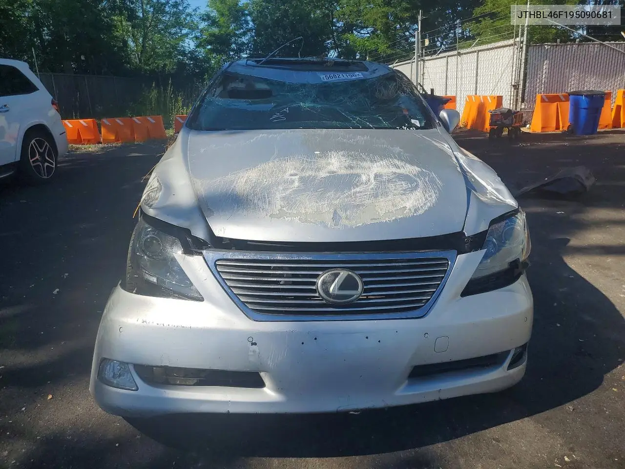 2009 Lexus Ls 460 VIN: JTHBL46F195090681 Lot: 56821196