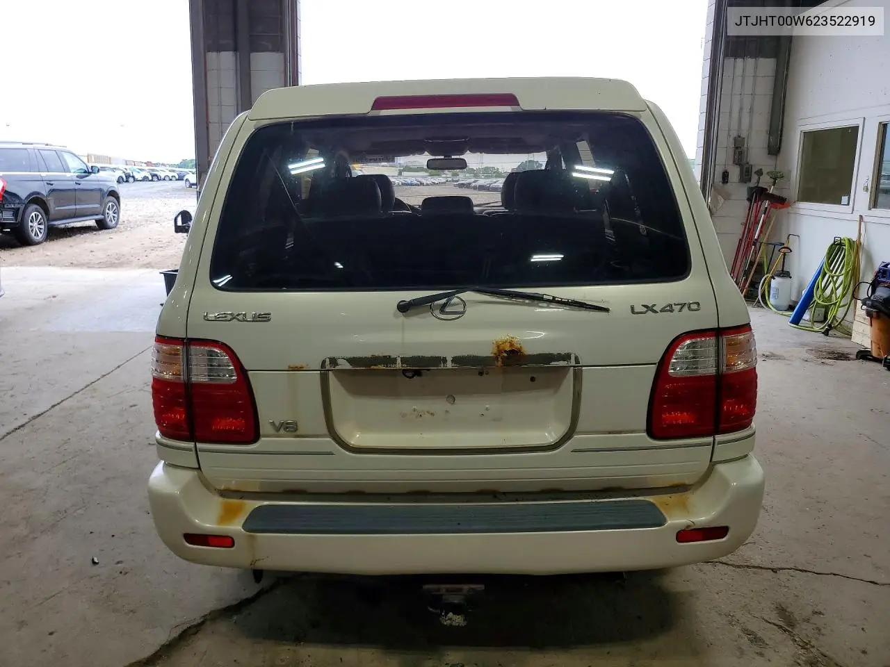 2002 Lexus Lx 470 VIN: JTJHT00W623522919 Lot: 59704996