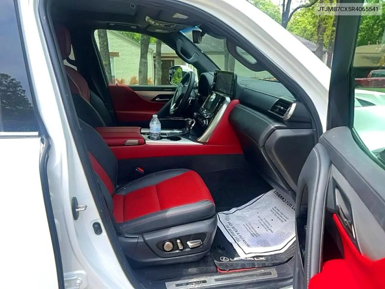 2024 Lexus Lx 600 F Sport Handling VIN: JTJMB7CX5R4065541 Lot: 54903266
