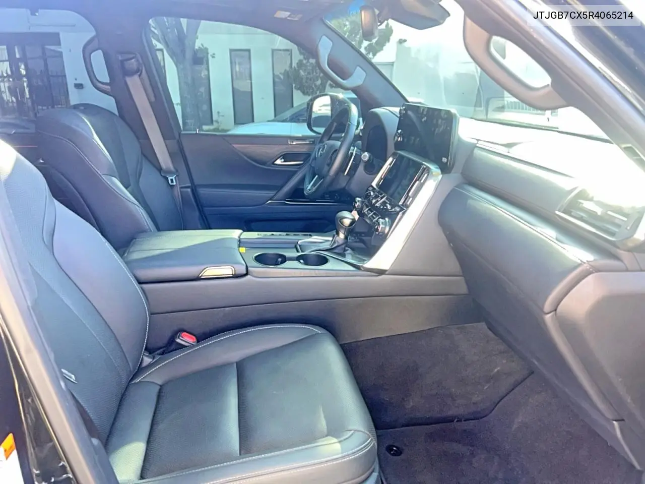 2024 Lexus Lx 600 Luxury VIN: JTJGB7CX5R4065214 Lot: 60889276