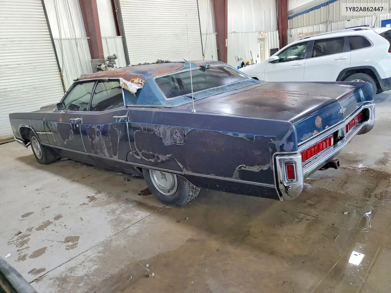 1971 Lincoln Continental VIN: 1Y82A862447 Lot: 56156136