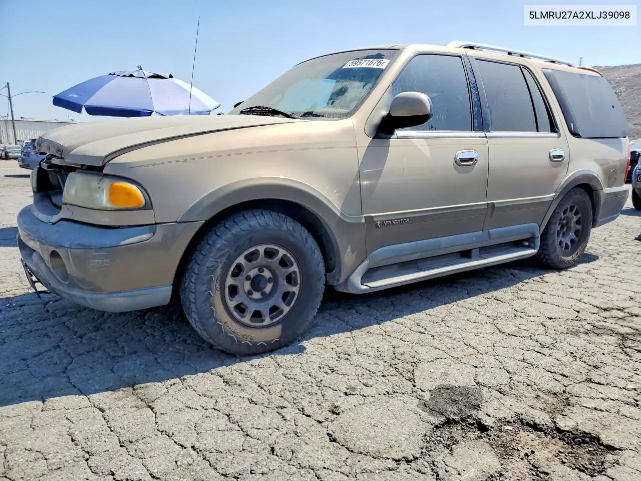 1999 Lincoln Navigator VIN: 5LMRU27A2XLJ39098 Lot: 59571576