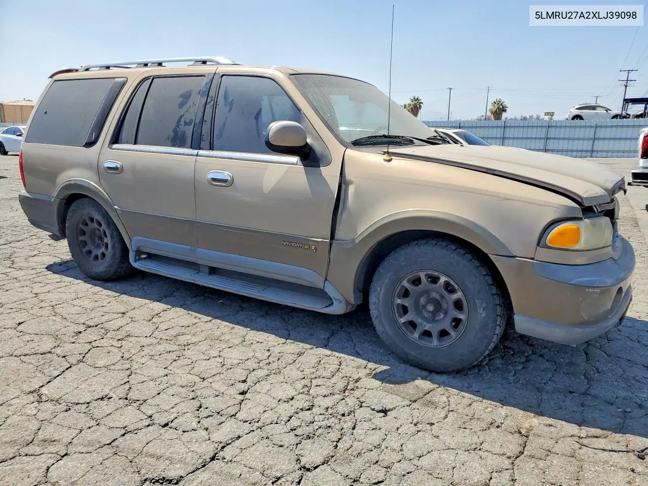 1999 Lincoln Navigator VIN: 5LMRU27A2XLJ39098 Lot: 59571576