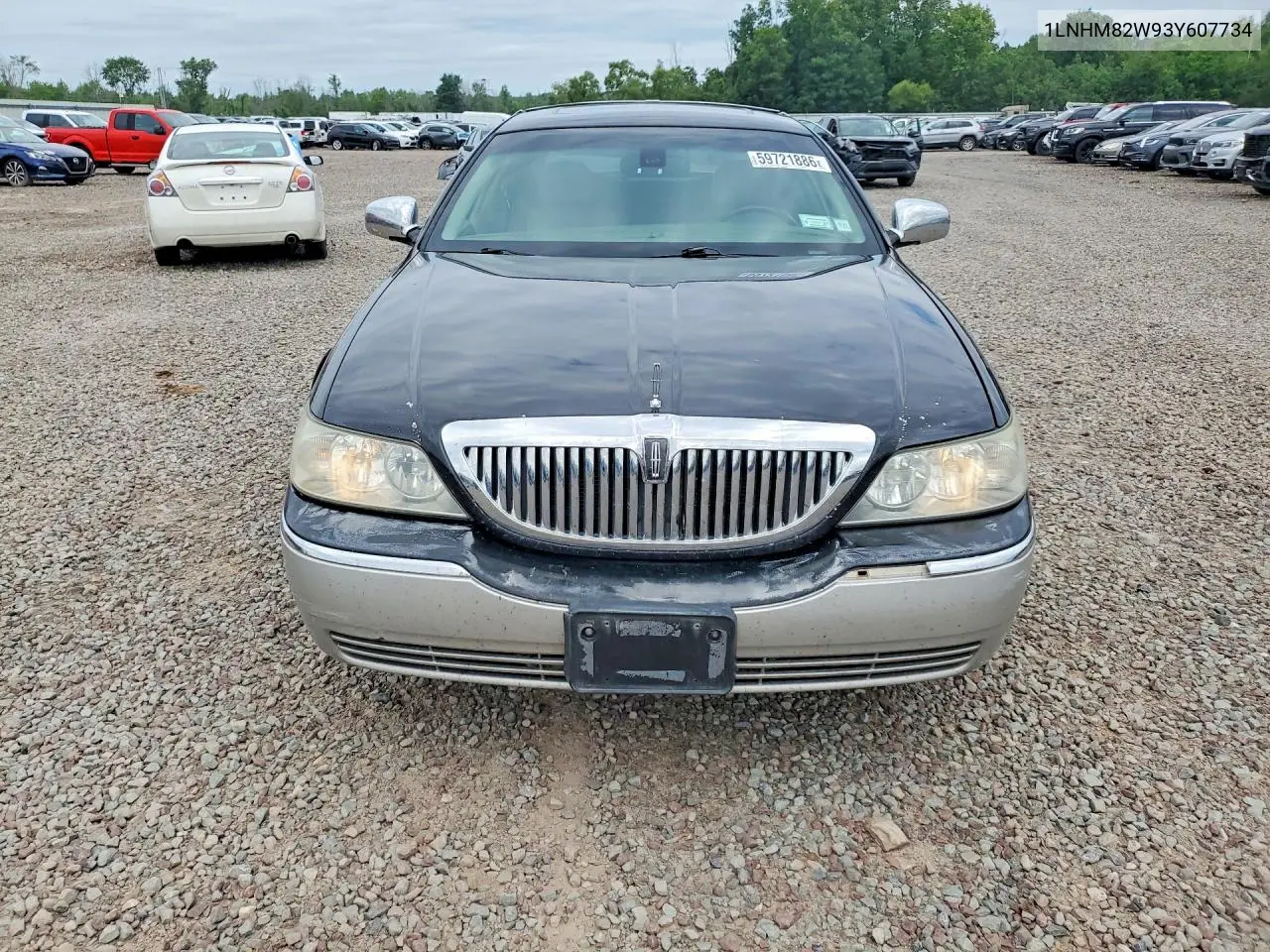 2003 Lincoln Town Car Signature VIN: 1LNHM82W93Y607734 Lot: 59721886