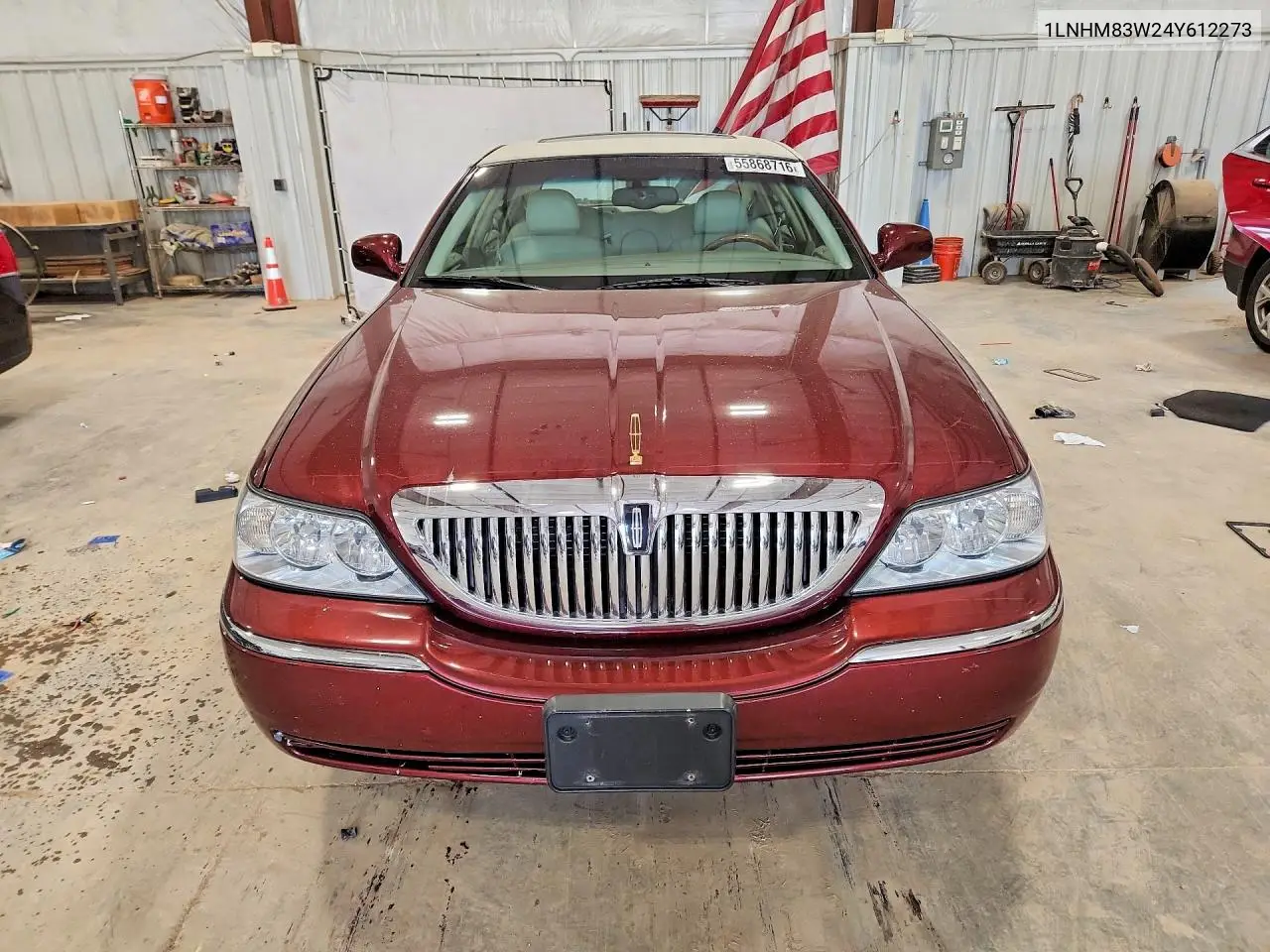 2004 Lincoln Town Car Ultimate VIN: 1LNHM83W24Y612273 Lot: 55868716