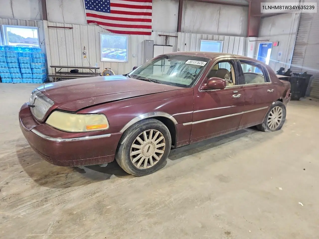 2004 Lincoln Town Car Executive VIN: 1LNHM81W34Y635239 Lot: 56137626
